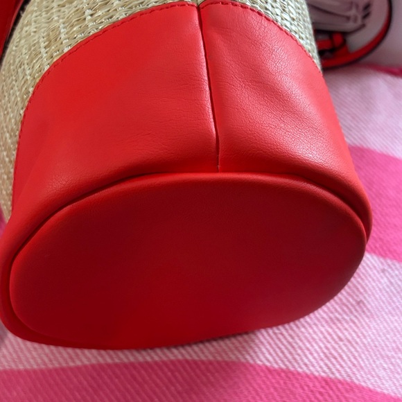 Simply Vera Bucket Bag NWOT raffia and vegan bag and a tote vegan bag - Picture 6 of 9